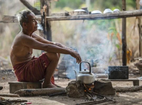Studi Terbaru: Mengatasi Kemiskinan Tidak Cukup dengan Bantuan Tunai, Keterlibatan Nilai Lokal adalah Kunci