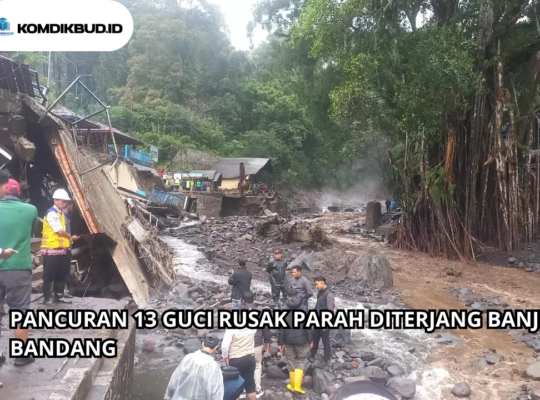 Pancuran 13 Guci Rusak Parah Diterjang Banjir Bandang