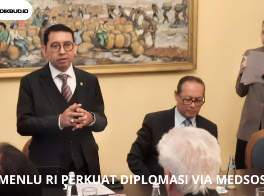 MENLI RI PERKUAT DIPLOMASI VIA MEDSOS